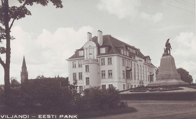 Eesti Panga hoone ja Vabadussõjas langenute mälestussammas. 